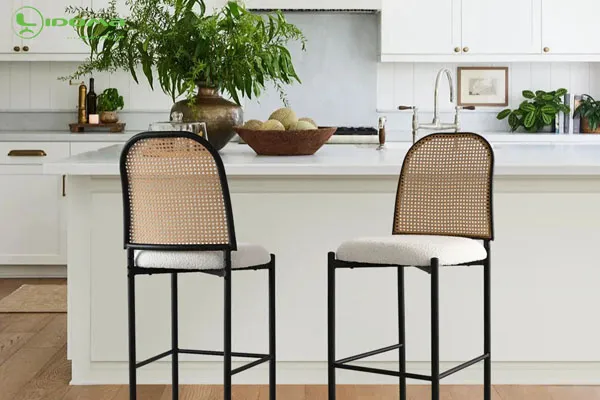 صندلی اپن مناسب با دکوراسیون آشپزخانه